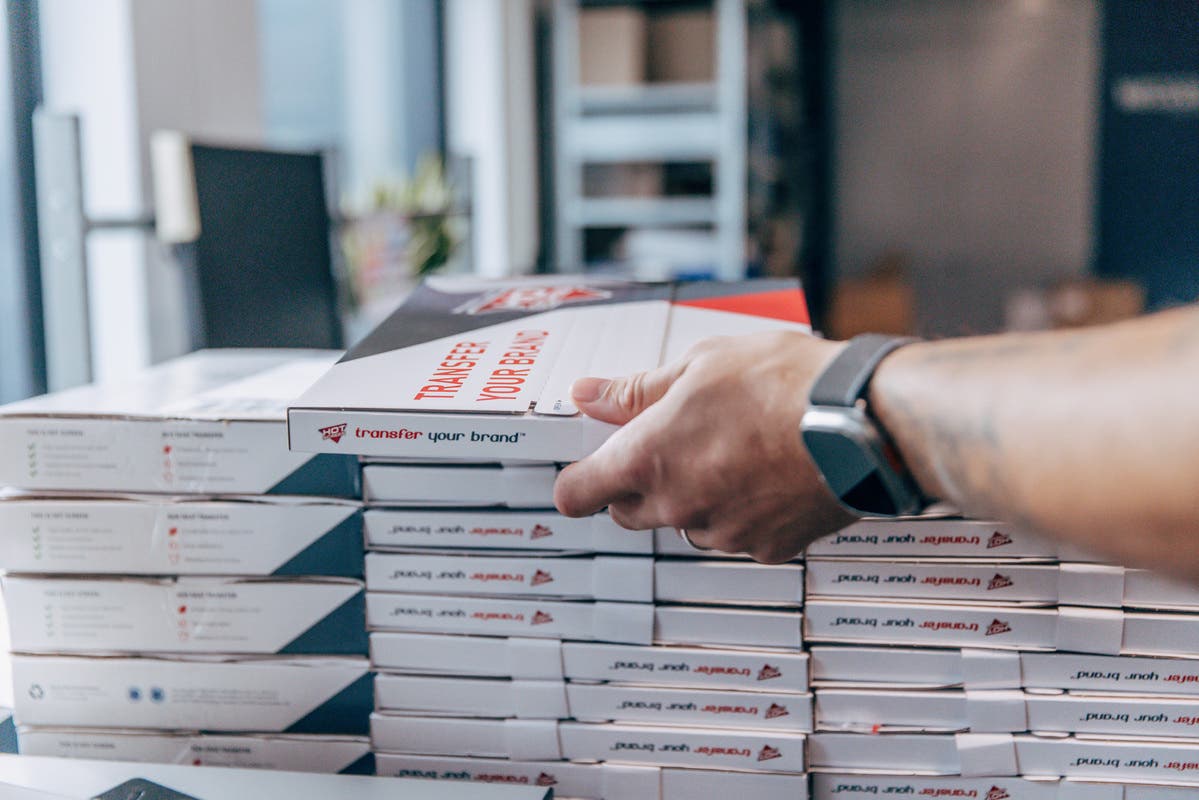 Staplade paket redo för utleverans